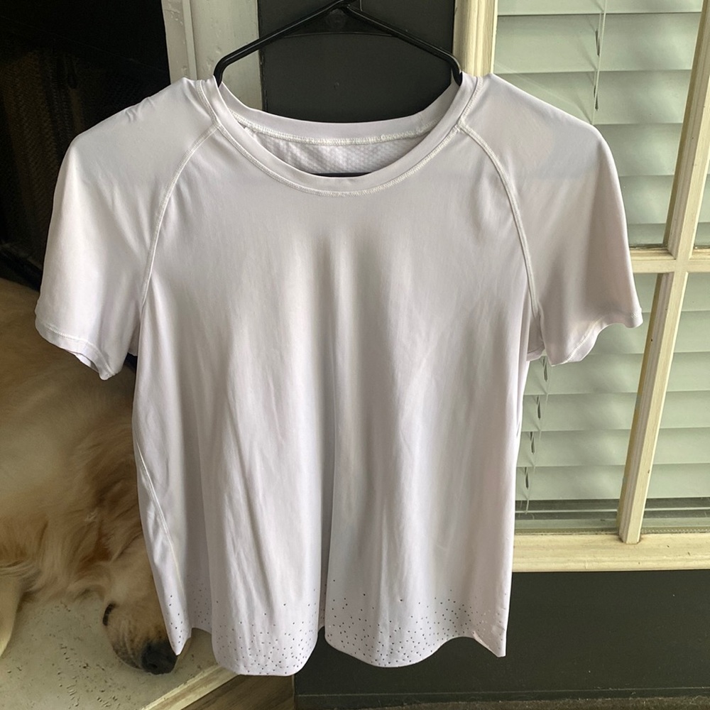 white lululemon workout top